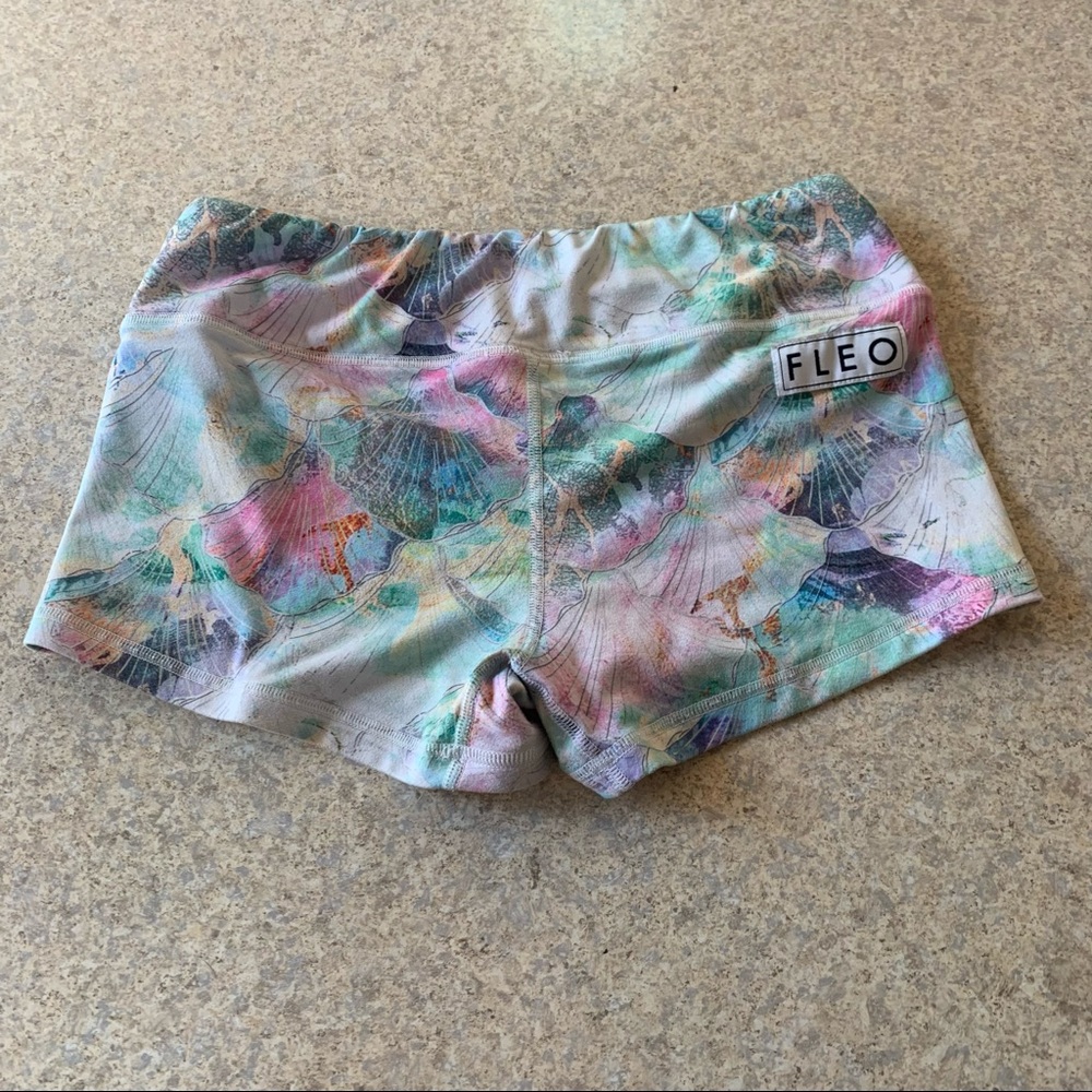 Fleo Shorts Size Medium